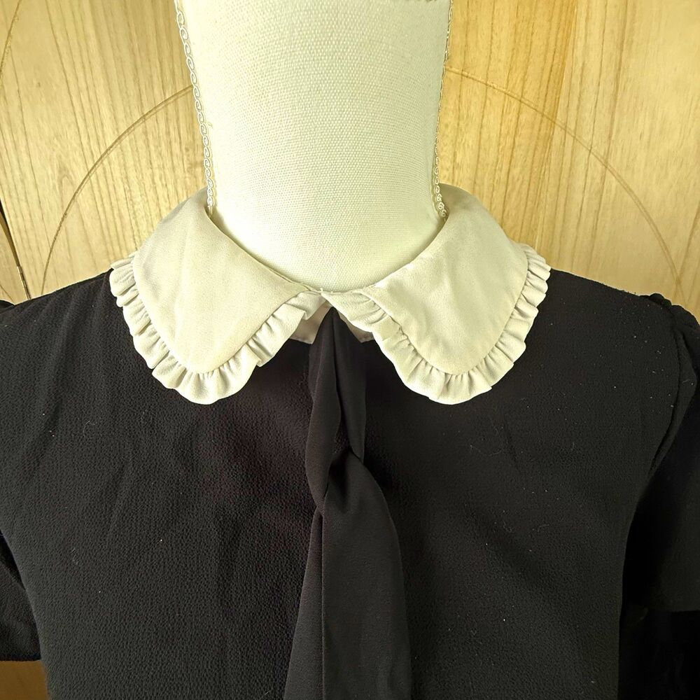 CeCe Womens M Black Chiffon Blouse White Ruffle Collar Tie Neck Puff Sleeve